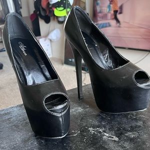 2 FOR 1 sling back and closed heel